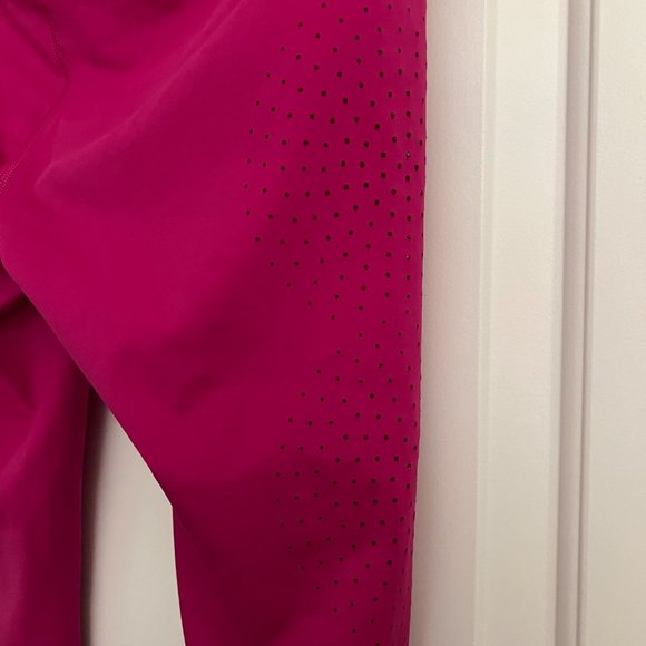 NWOT Athleta Hot Pink Laser Cut Capri Leggings Small - Picture 7 of 9